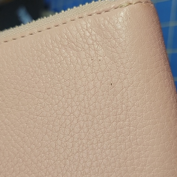 Michael Kors Pink Clutch Wristlet with Metallic Logo 13x4x1 Preloved - Picture 4 of 12